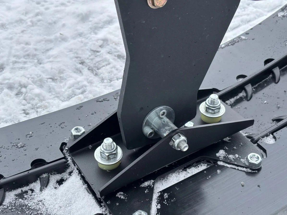 ultra-bee-track-n-go-snow-kit-8850697_1196x896.webp