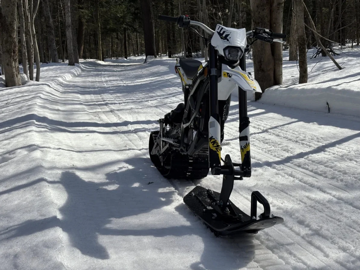 ultra-bee-track-n-go-snow-kit-9436943_1196x896.webp